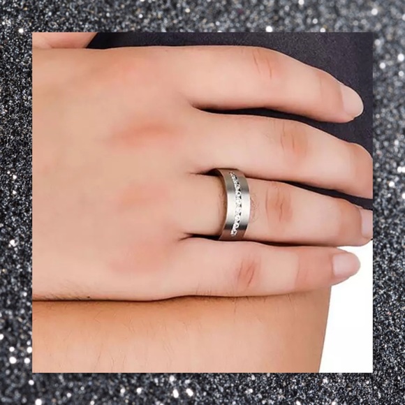 JUST IN🆕 8mm 316L Titanium Stainless Steel Ring - Picture 5 of 5